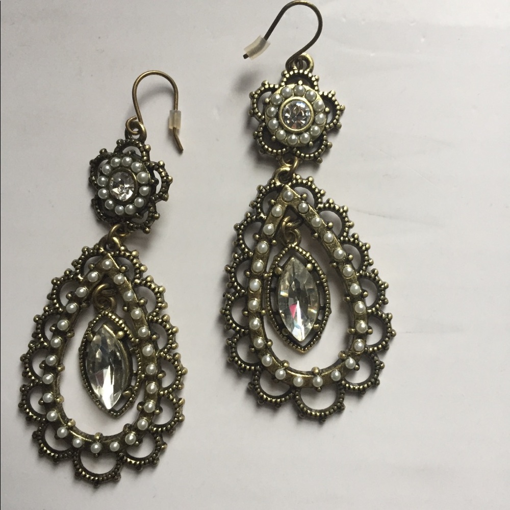 Chloe & Isabel earrings